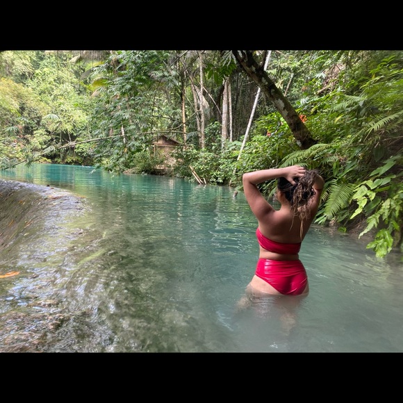 Meet your Posher, Tiffany - Picture 1 of 1